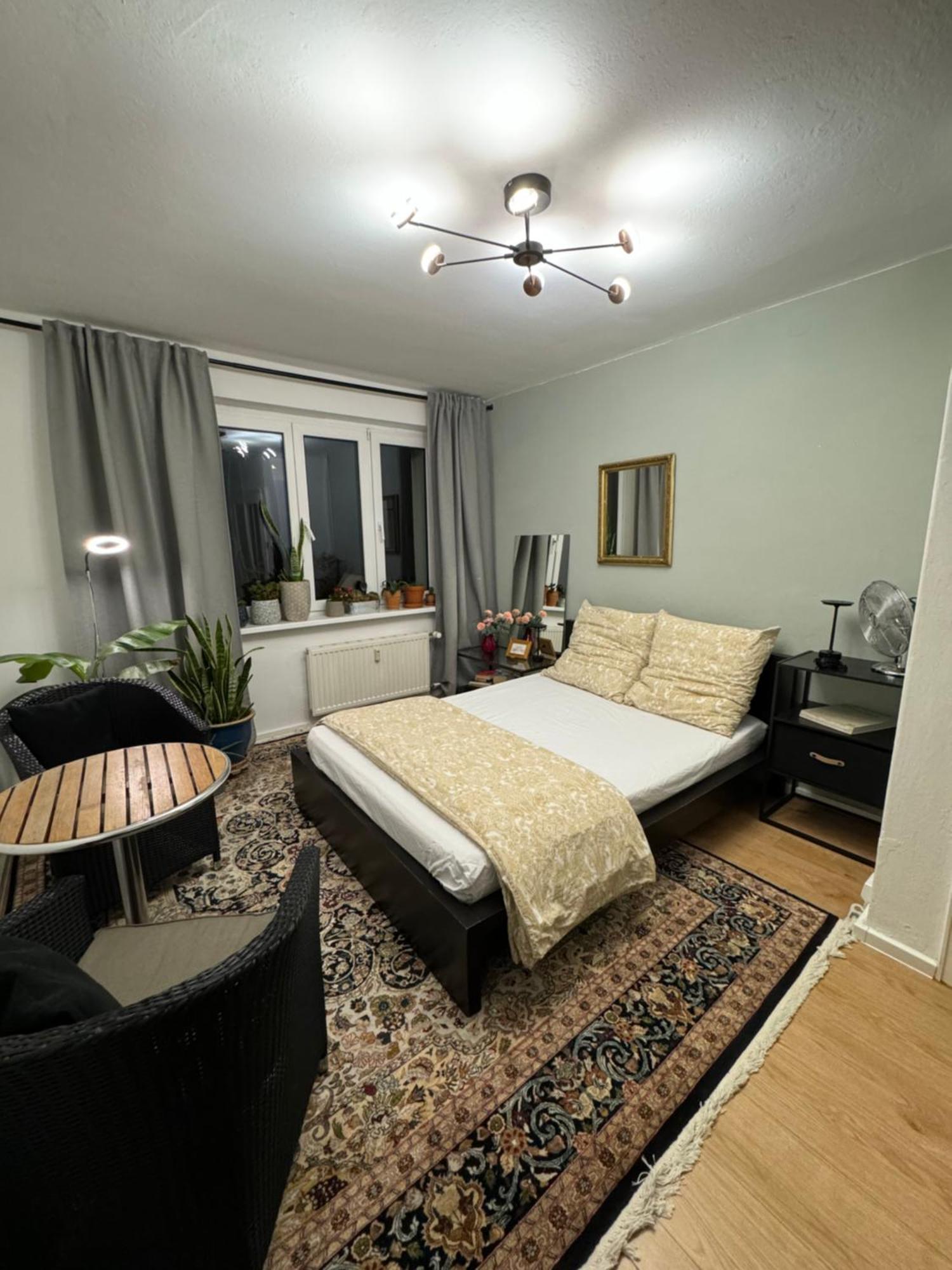 Cozy Private In Great Location