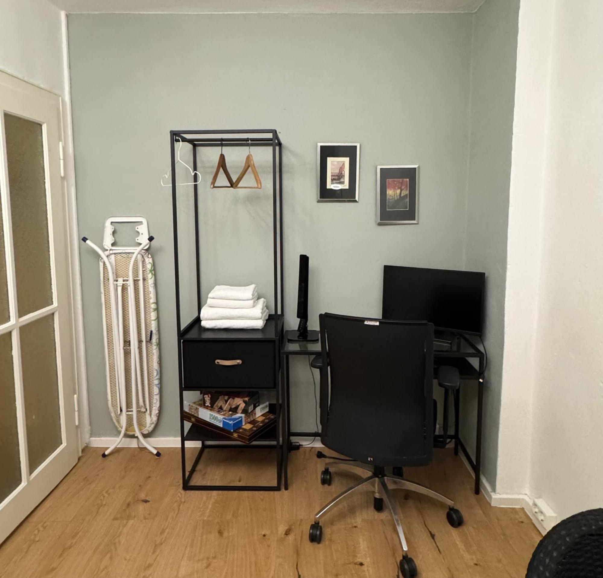 Cozy Private In Great Location *